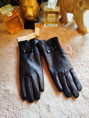 قفاز جلد نسائي