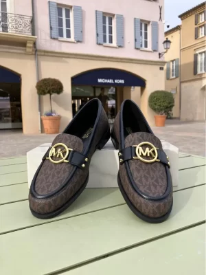 حذاء مايكل كورس